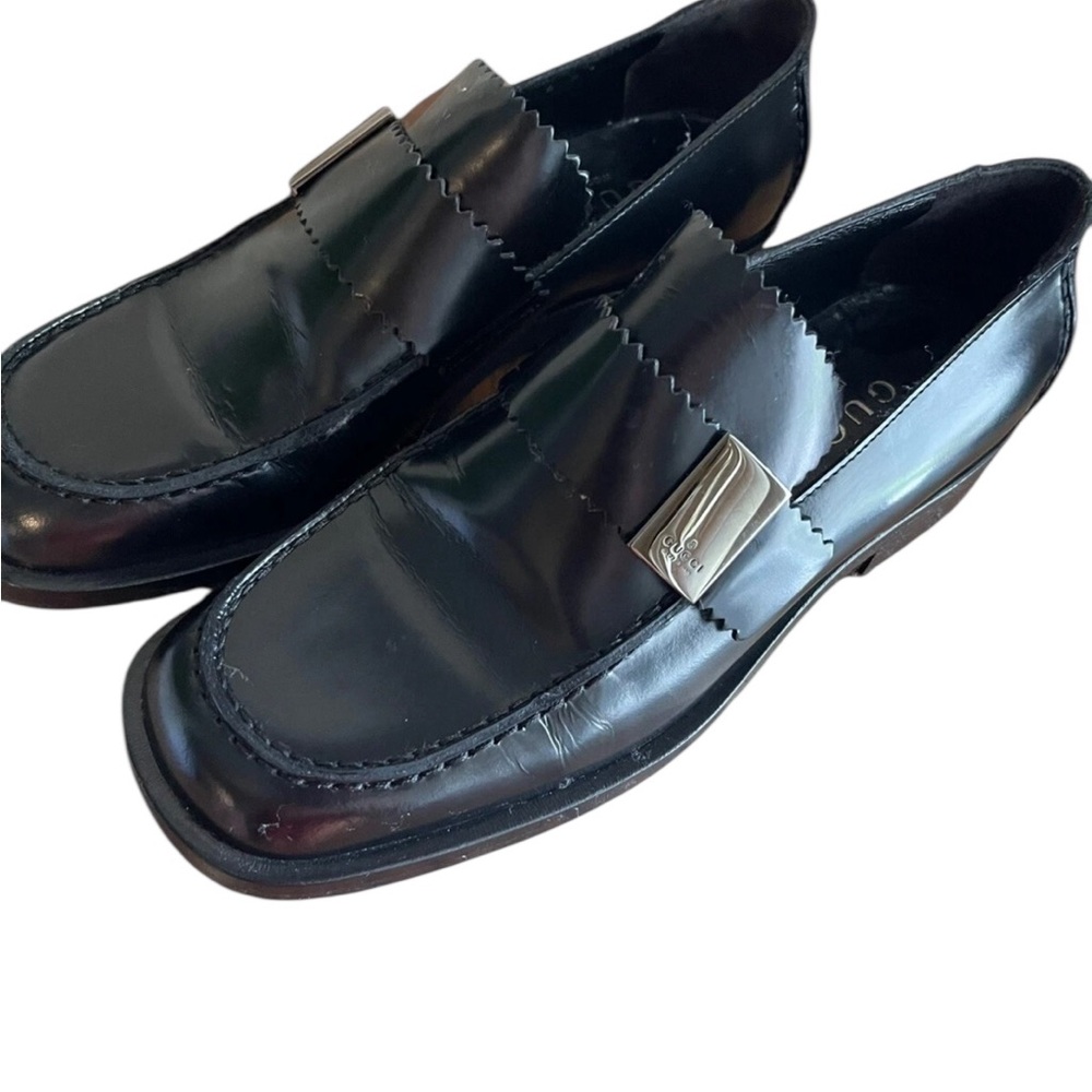 Gucci Women's Vintage 100 0483 Black Leather Silver Buckle Scalloped Loafer 5